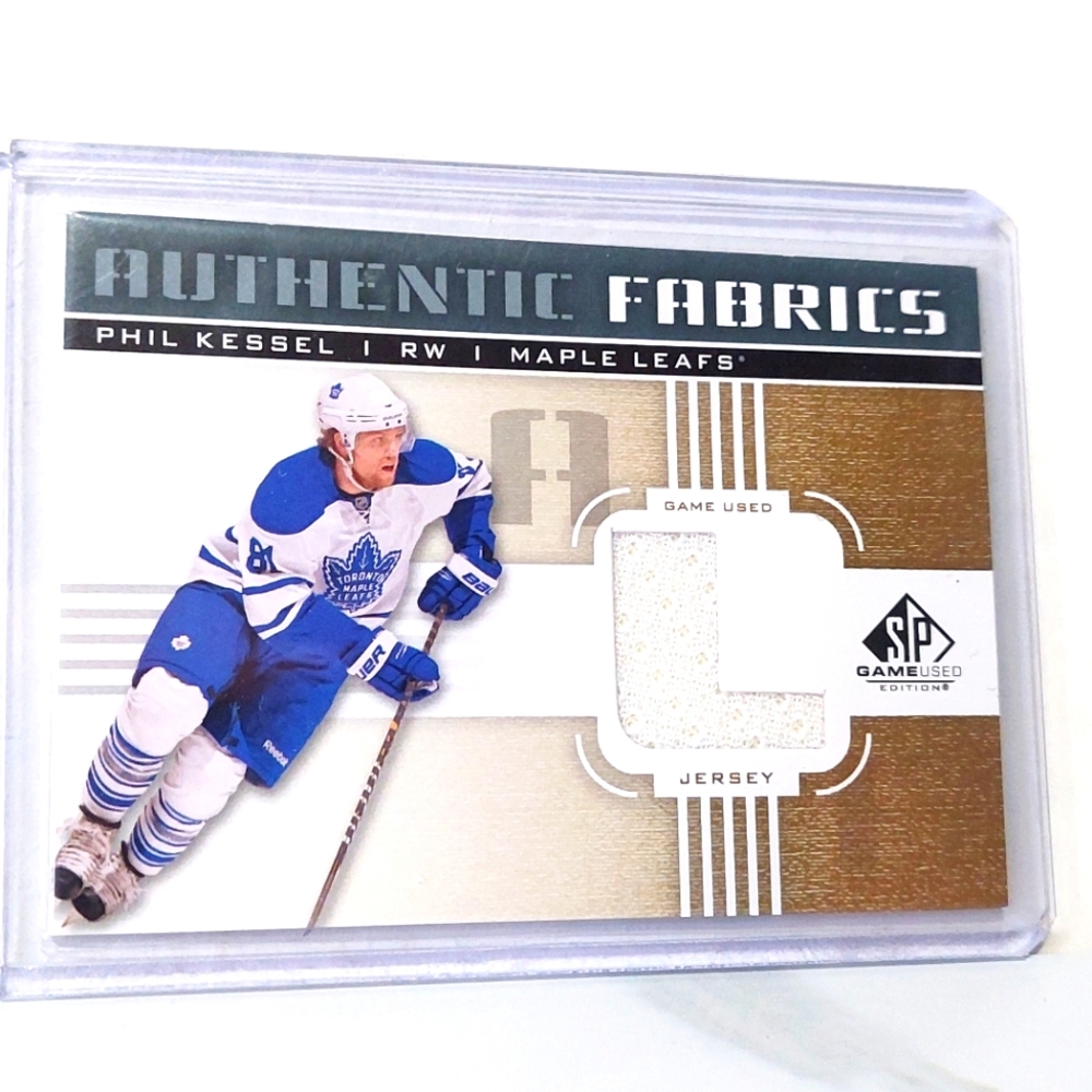 Phil Kessel Upper Deck Game-Used Jersey Hockey Card Toronto Maple Leafs